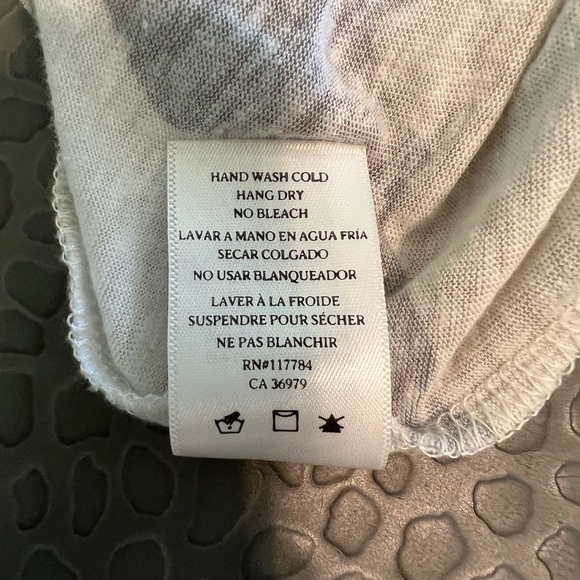 Rails linen blend v-neck - Picture 5 of 6